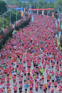 宁夏彭阳马拉松，5000跑者体验梯田美景，助力乡村振兴