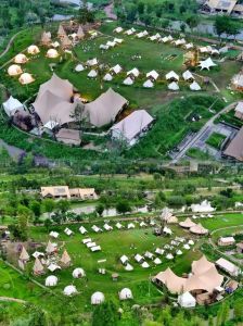 城市里允许搭帐篷露营吗 一块草地上_管理新规保草坪，市民乐享春日户外时光