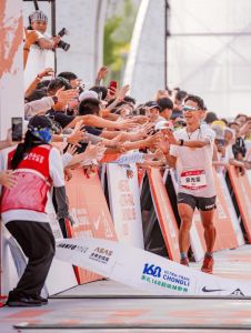 8月越野跑赛火爆！全民健身日多赛事启动，中下旬高峰，满足竞技休闲需求