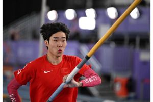 2026中国田径街头巡回赛广州站，李晨洋夺冠，撑竿跳高赛况激烈